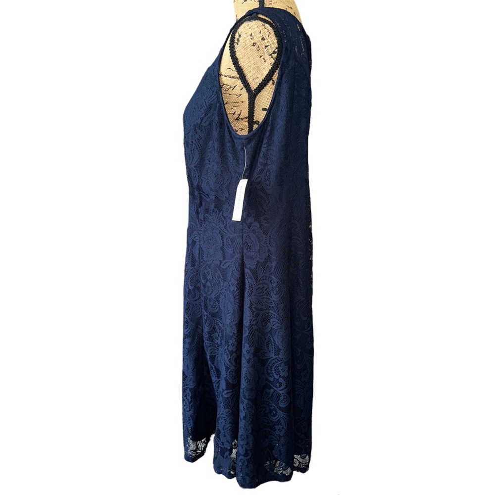 NWT Dressbarn Women's Navy Blue Floral Lace Sleeveless Fit and Flare Midi Dress - Picture 3 of 10